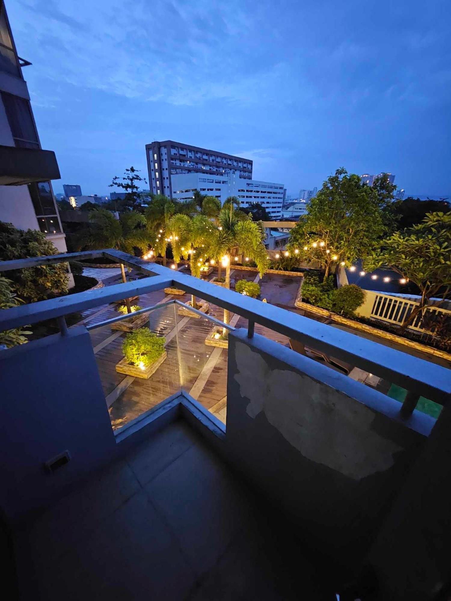 Cubao Manhattan Heights Unit 5A Tower C Quezon City Extérieur photo