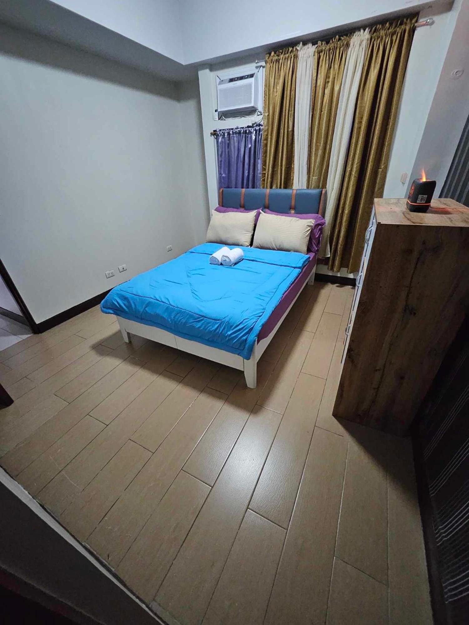 Cubao Manhattan Heights Unit 5A Tower C Quezon City Extérieur photo