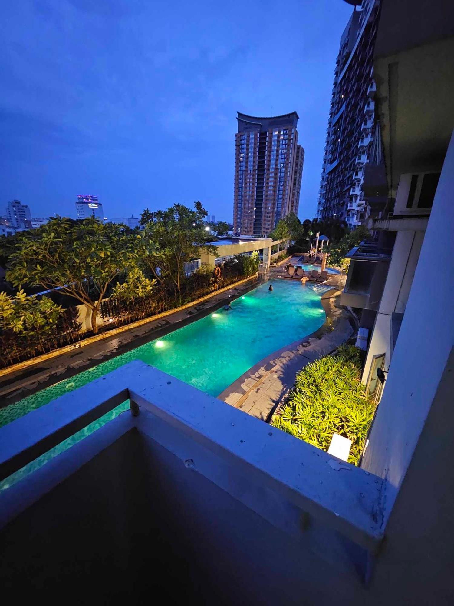 Cubao Manhattan Heights Unit 5A Tower C Quezon City Extérieur photo