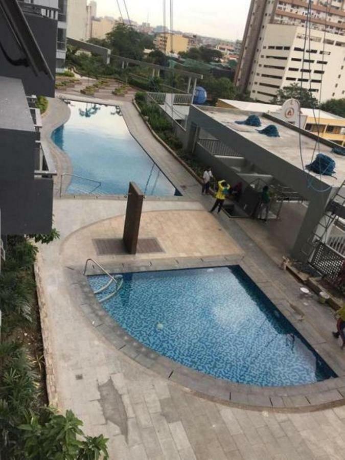 Cubao Manhattan Heights Unit 5A Tower C Quezon City Extérieur photo