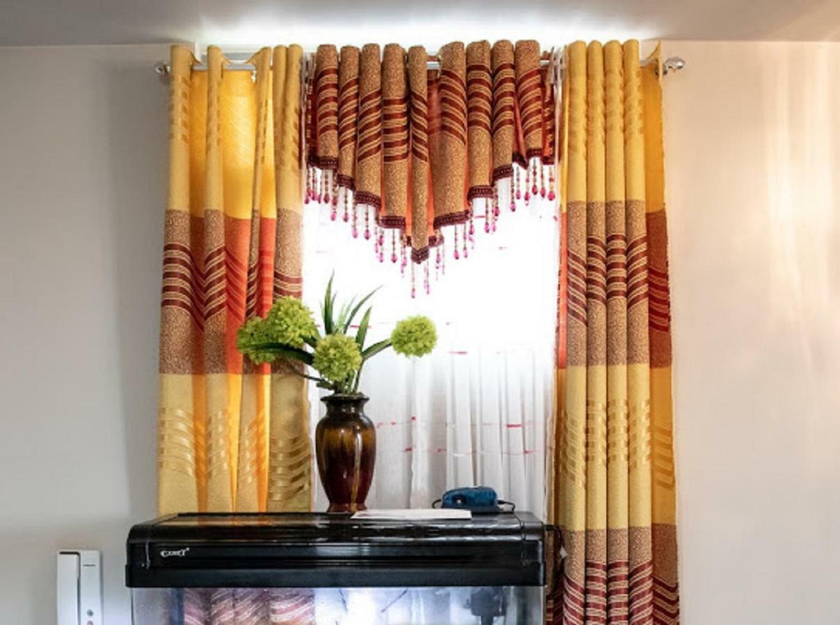 Cubao Manhattan Heights Unit 5A Tower C Quezon City Extérieur photo