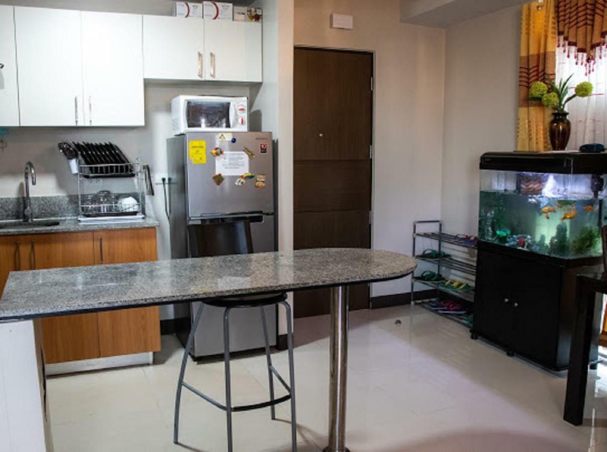Cubao Manhattan Heights Unit 5A Tower C Quezon City Extérieur photo
