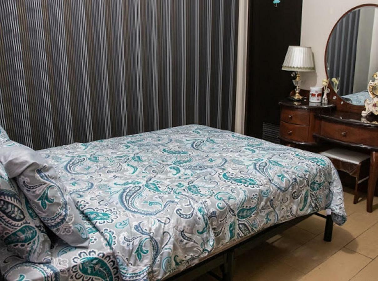 Cubao Manhattan Heights Unit 5A Tower C Quezon City Extérieur photo