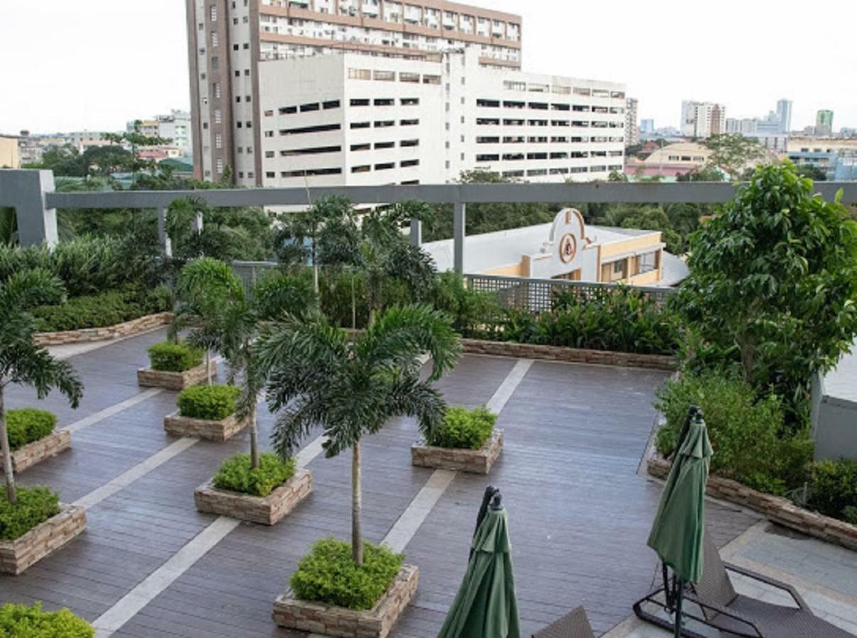 Cubao Manhattan Heights Unit 5A Tower C Quezon City Extérieur photo