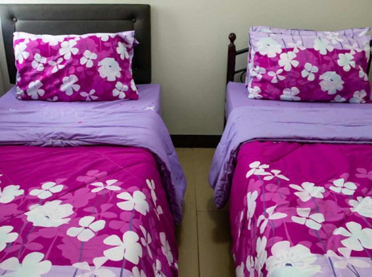 Cubao Manhattan Heights Unit 5A Tower C Quezon City Extérieur photo