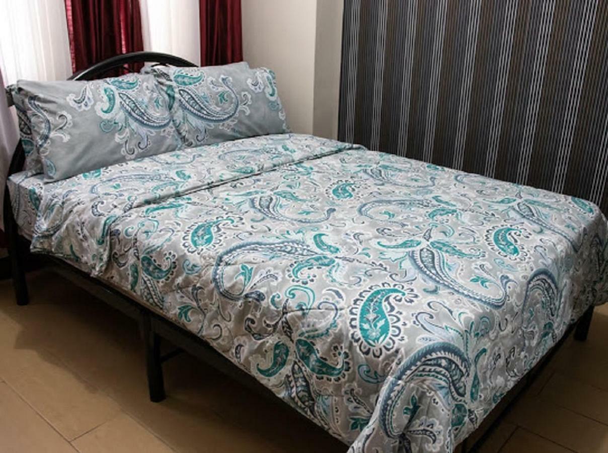 Cubao Manhattan Heights Unit 5A Tower C Quezon City Extérieur photo