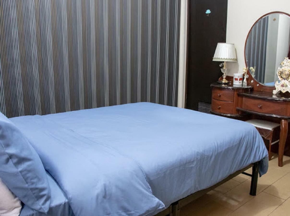 Cubao Manhattan Heights Unit 5A Tower C Quezon City Extérieur photo